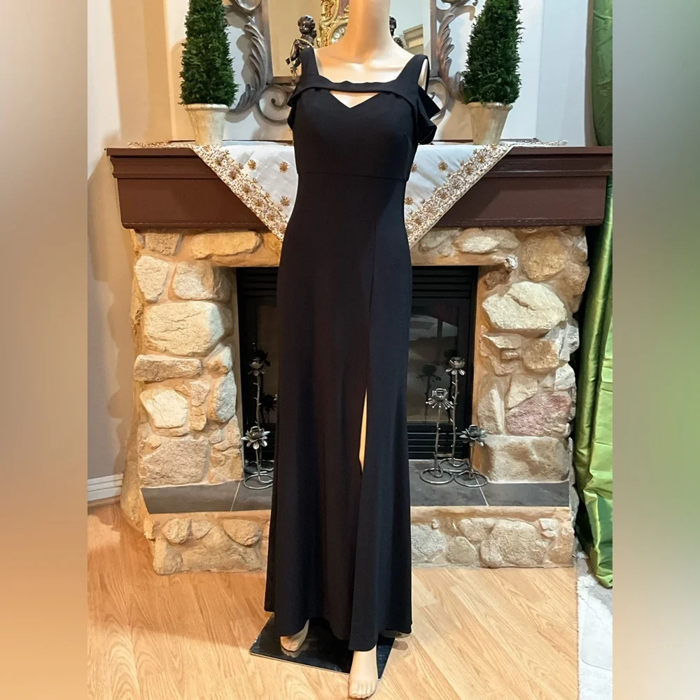 Nightway Elegant Black Evening Gown with slit and cut out shoulders - Picture 3 of 10